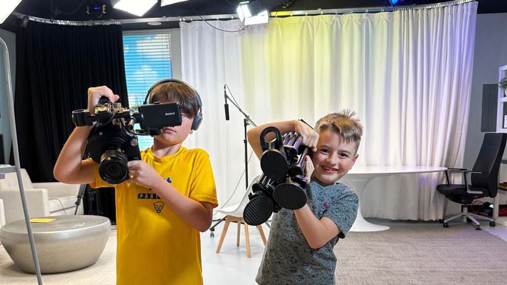 lgwmediaworks-studio-camp_05_16x9 lgwmediaworks-studio-camp_05_16x9